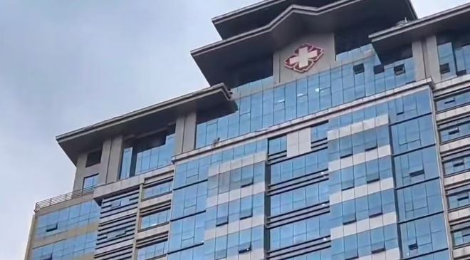 突发！广西南宁青秀区有人从医院高楼坠落消防到场处置当地：警方