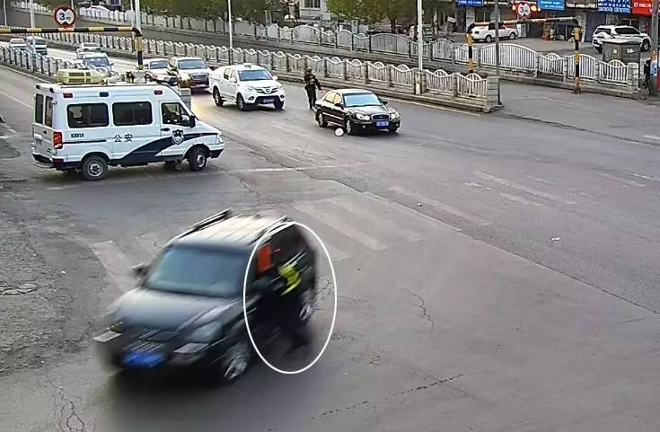 酒驾！还拖交警！大哥你咋不上天呢？还有这些奇招对付交警也不好